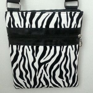 Zebra Crossbody Purse . NWNT
